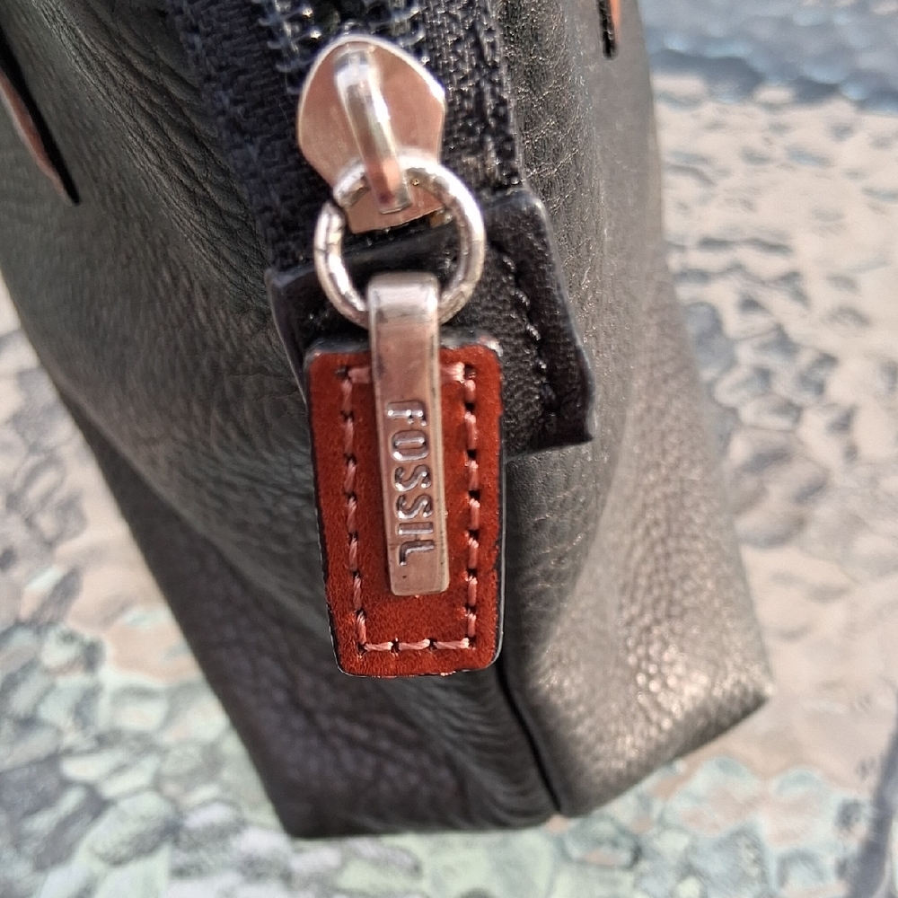 Fossil Black Leather Tote with Brown Handles - Picture 2 of 10